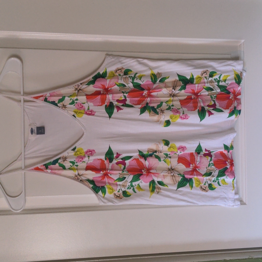2/$12 * Floral tank top